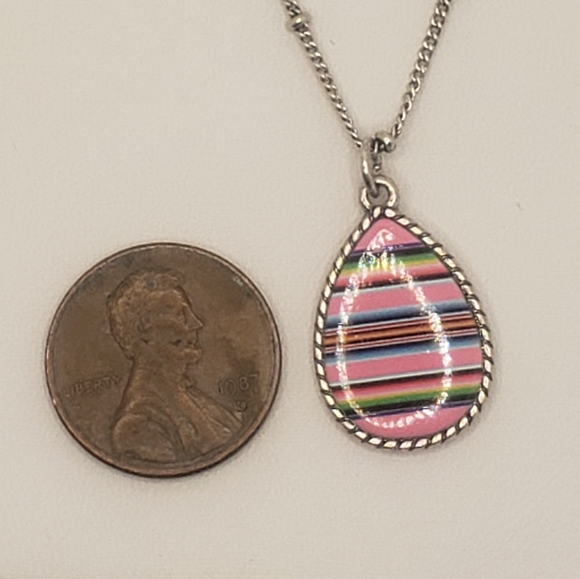 Simple but beautiful necklace - Picture 3 of 3